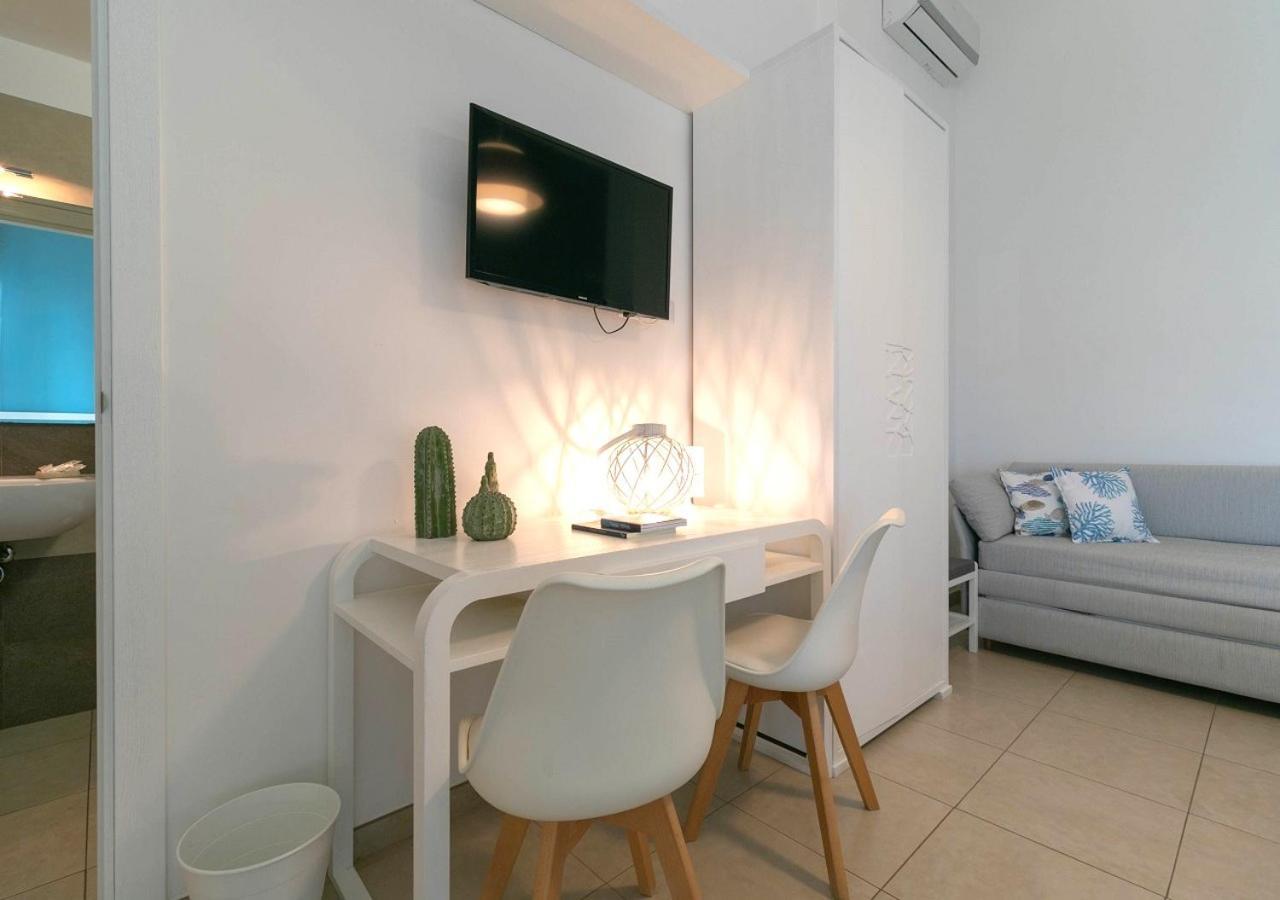 Fronte Mare Rooms By Salentolimit Porto Cesareo Exterior photo